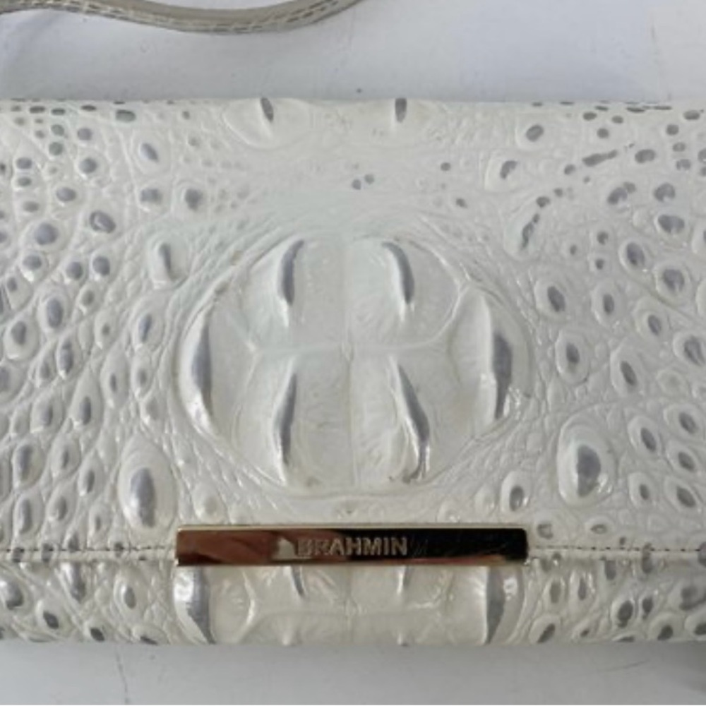 Elegant Off White Brahmin Crocodile Embossed Crossbody Bag - Picture 2 of 5